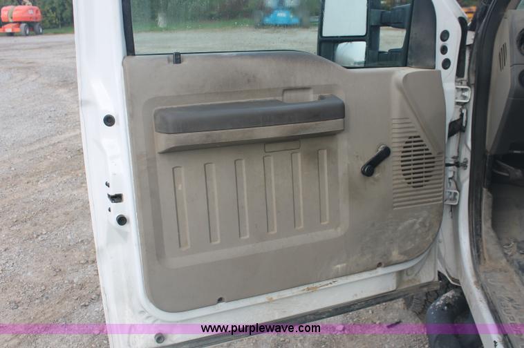 image for item C2907 2008 Ford F350 Super Duty service truck