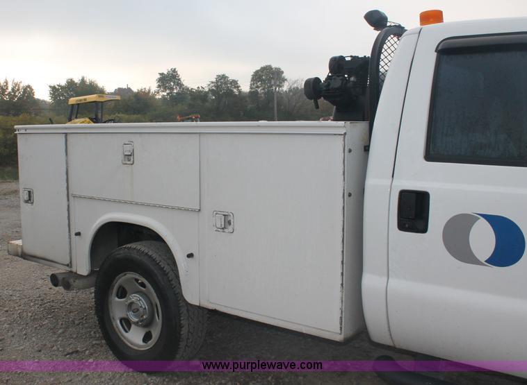 image for item C2907 2008 Ford F350 Super Duty service truck