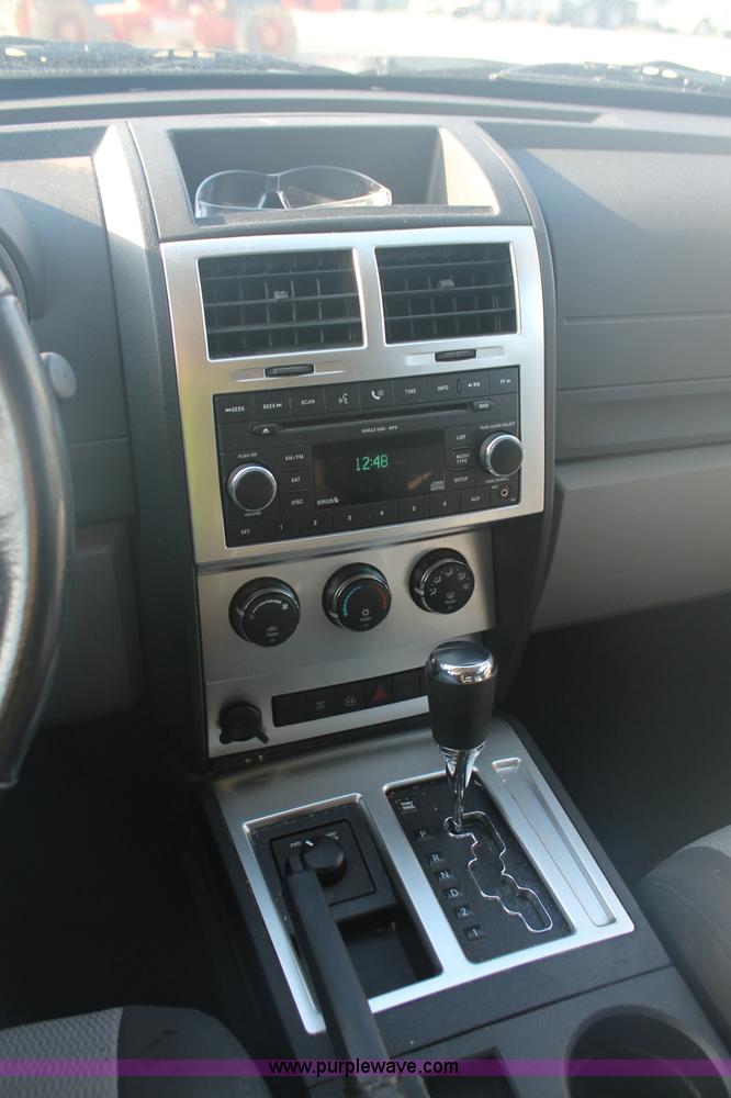 image for item C2909 2008 Dodge Nitro SLT SUV