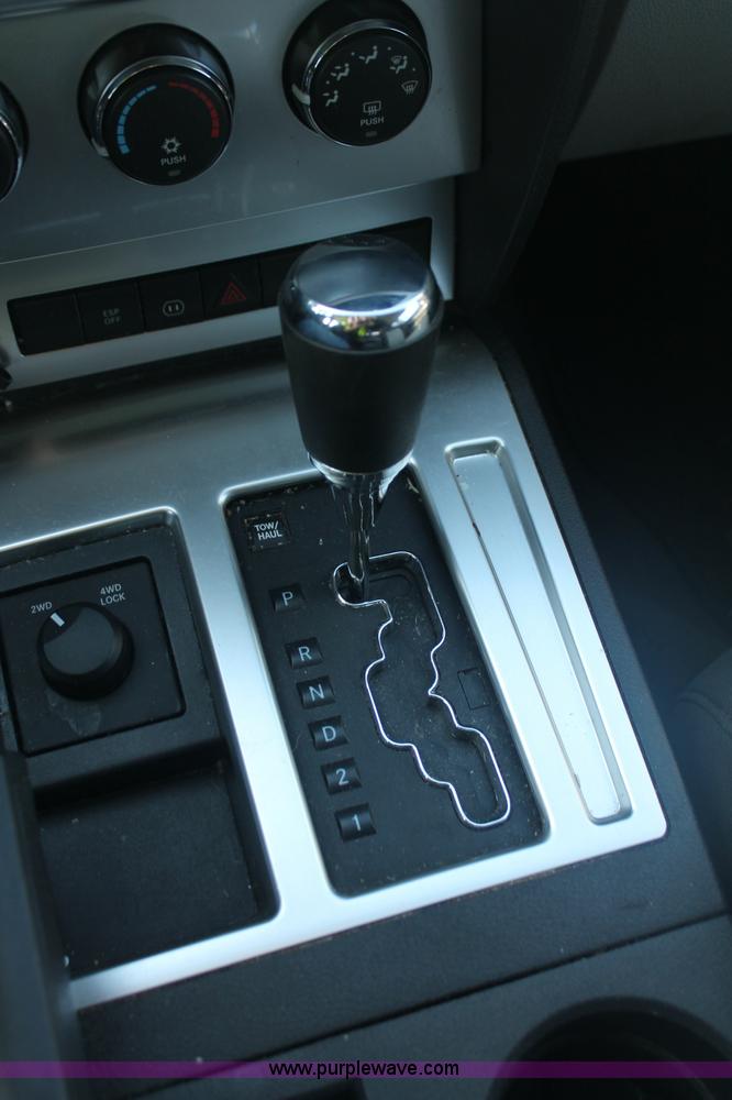 image for item C2909 2008 Dodge Nitro SLT SUV