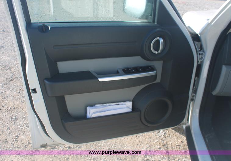 image for item C2910 2008 Dodge Nitro SLT SUV