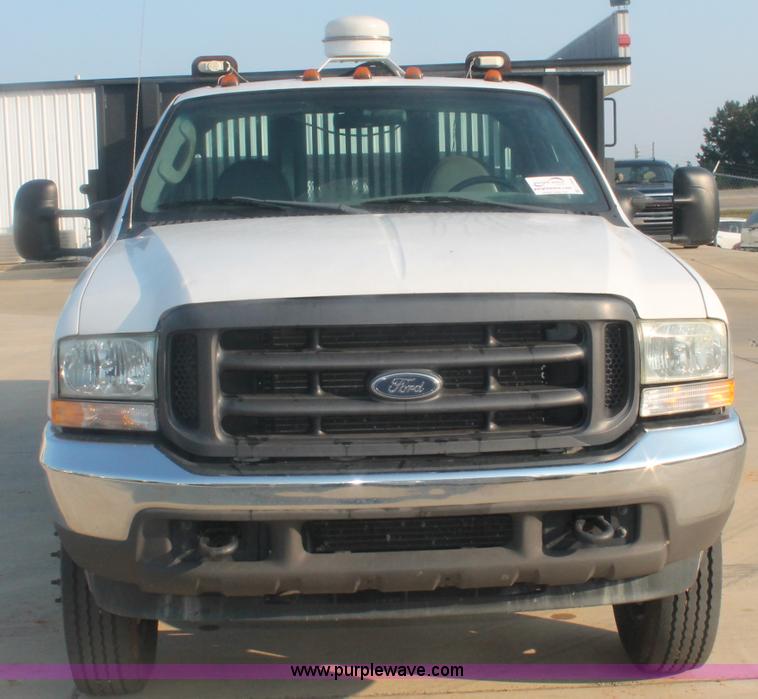 image for item C2930 2004 Ford F450 Super Duty flatbed truck