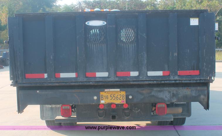 image for item C2930 2004 Ford F450 Super Duty flatbed truck