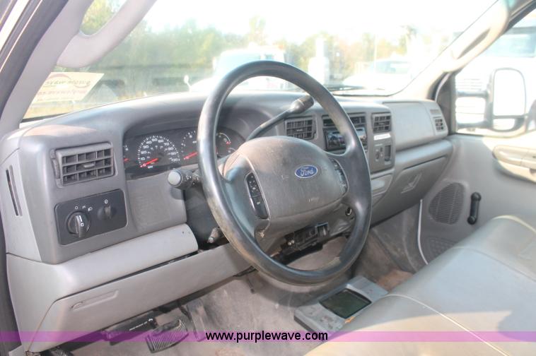 image for item C2930 2004 Ford F450 Super Duty flatbed truck