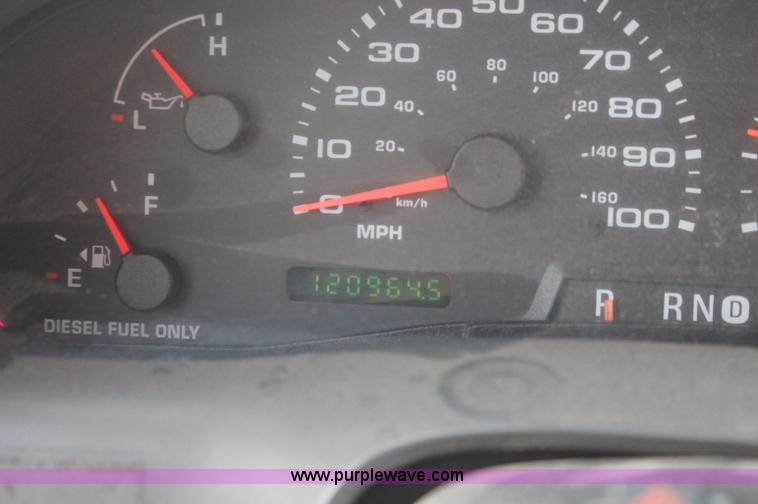 image for item C2930 2004 Ford F450 Super Duty flatbed truck