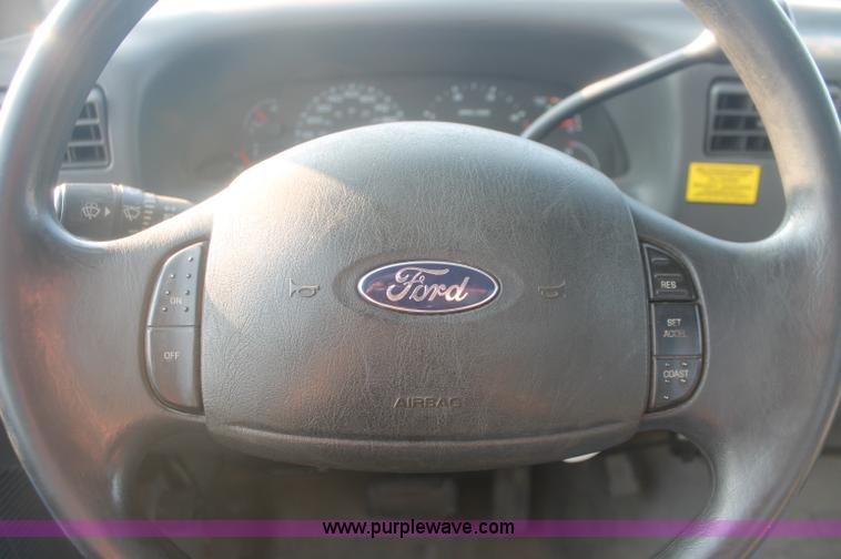 image for item C2930 2004 Ford F450 Super Duty flatbed truck