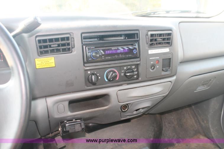 image for item C2930 2004 Ford F450 Super Duty flatbed truck