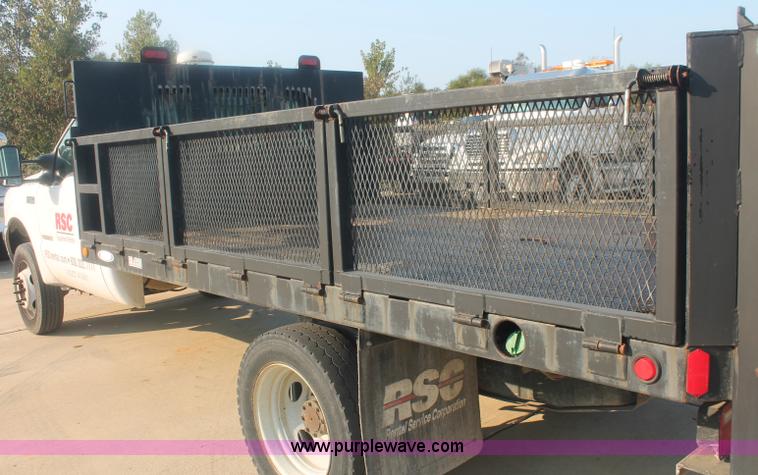 image for item C2930 2004 Ford F450 Super Duty flatbed truck