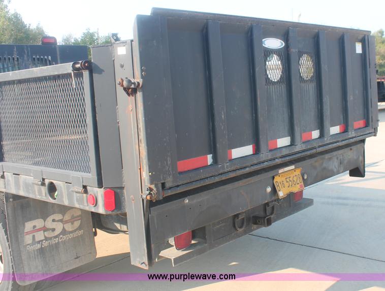 image for item C2930 2004 Ford F450 Super Duty flatbed truck