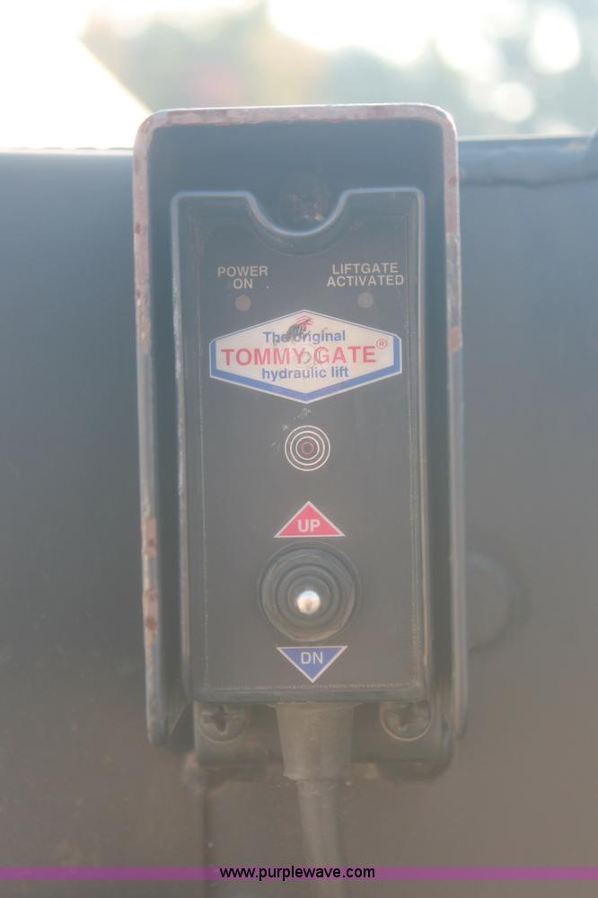 image for item C2930 2004 Ford F450 Super Duty flatbed truck