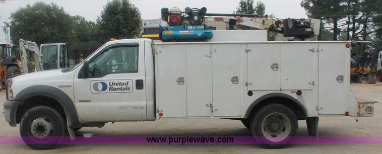 image for item C2931 2005 Ford F550 Super Duty service truck