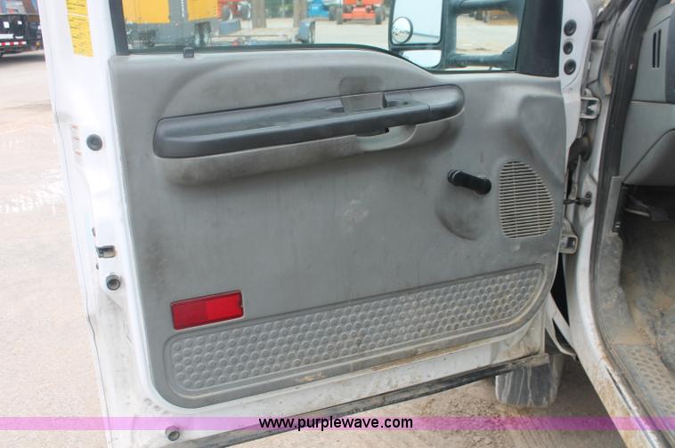 image for item C2931 2005 Ford F550 Super Duty service truck