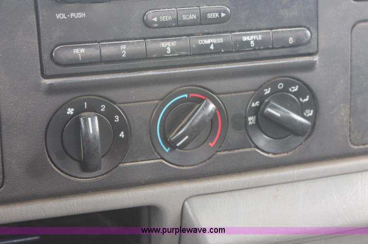 image for item C2931 2005 Ford F550 Super Duty service truck