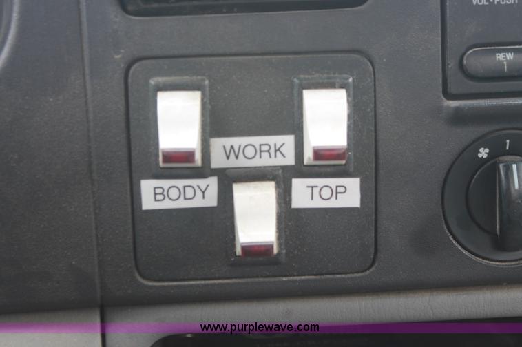 image for item C2931 2005 Ford F550 Super Duty service truck
