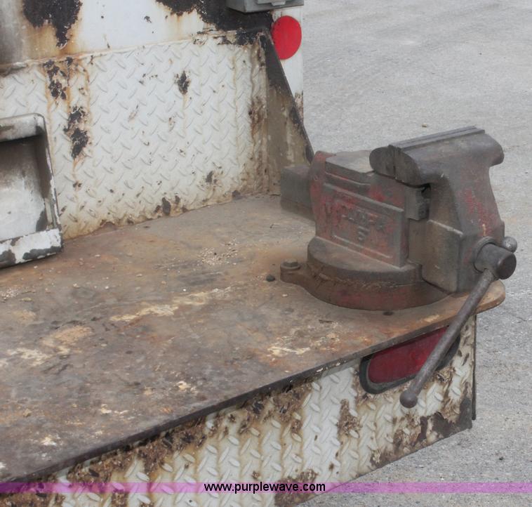 image for item C2931 2005 Ford F550 Super Duty service truck