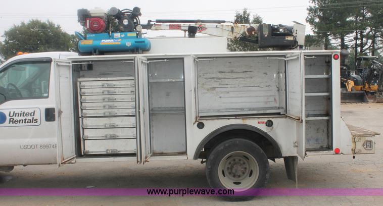 image for item C2931 2005 Ford F550 Super Duty service truck