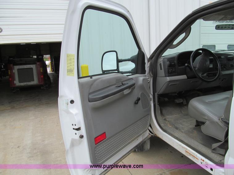 image for item F4608 2007 Ford F550 Super Duty service truck