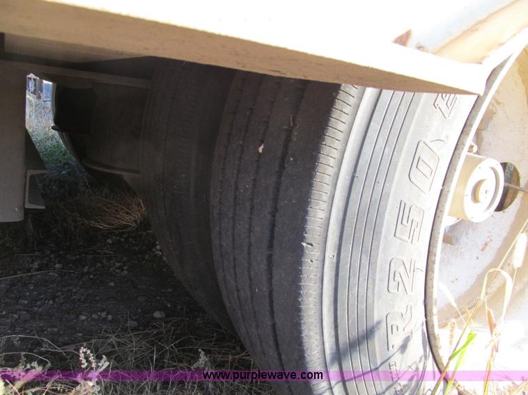 image for item F5533 2005 Trail-Eze TE80HT 48' trailer