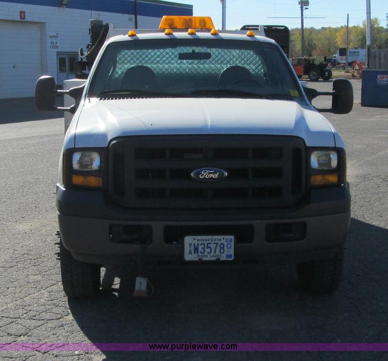 image for item F5535 2006 Ford F350 XL service truck