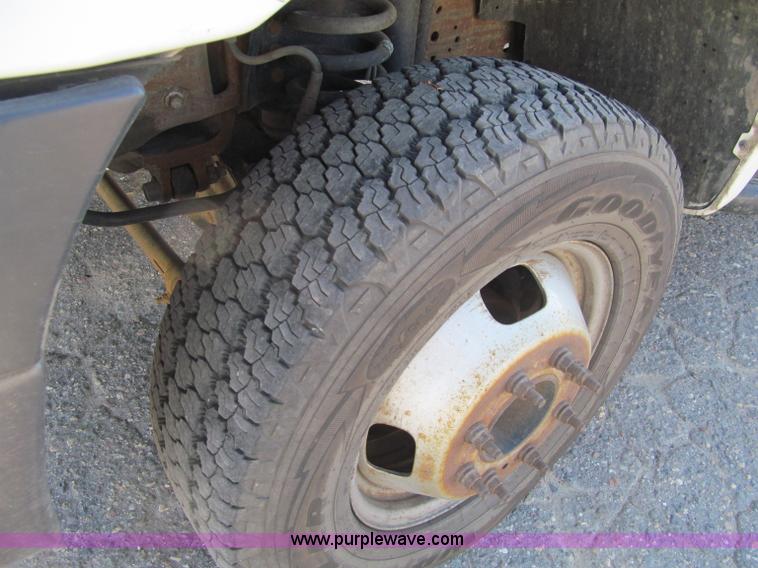 image for item F5535 2006 Ford F350 XL service truck