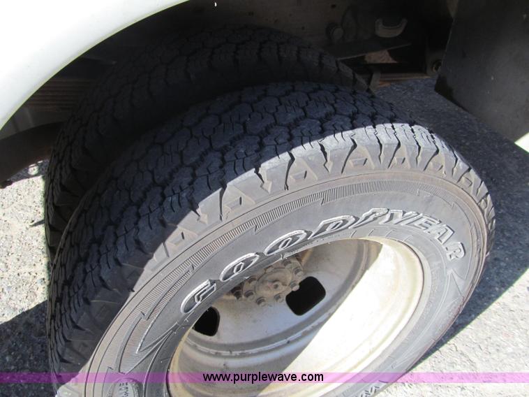 image for item F5535 2006 Ford F350 XL service truck