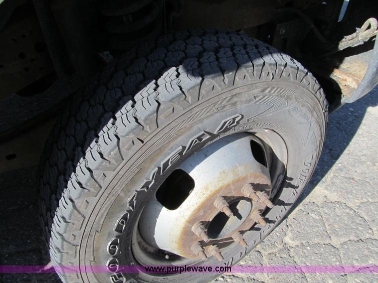 image for item F5535 2006 Ford F350 XL service truck