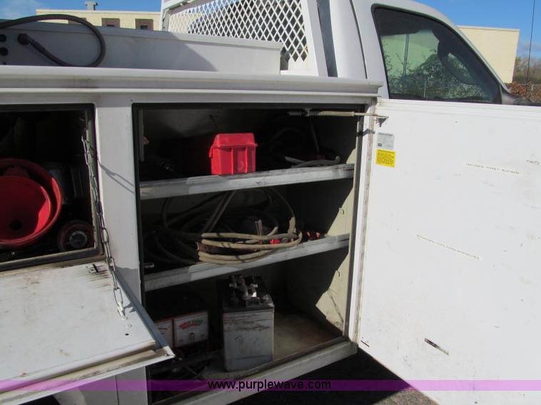 image for item F5535 2006 Ford F350 XL service truck