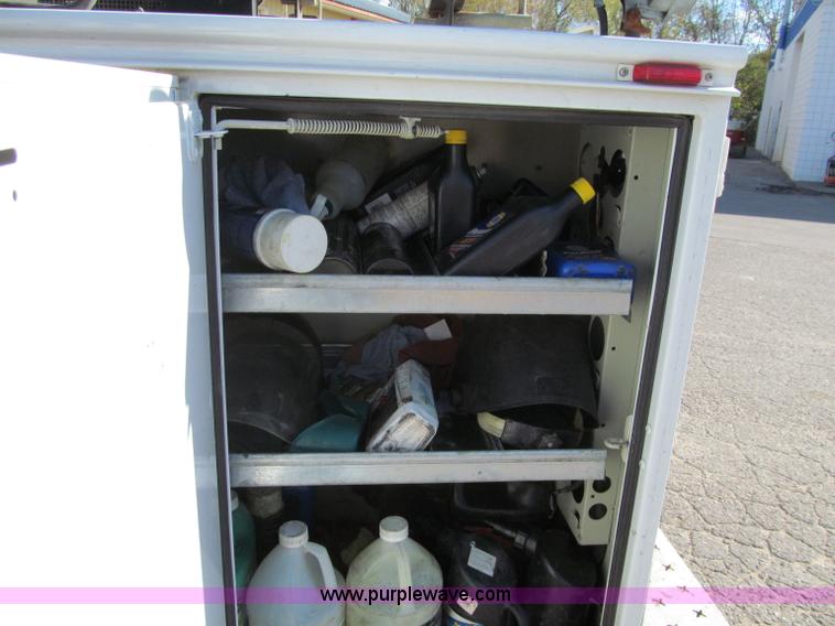 image for item F5535 2006 Ford F350 XL service truck