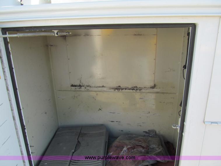 image for item F5535 2006 Ford F350 XL service truck