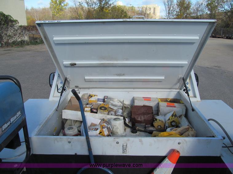 image for item F5535 2006 Ford F350 XL service truck