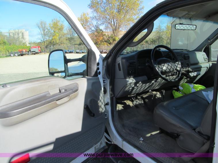image for item F5535 2006 Ford F350 XL service truck