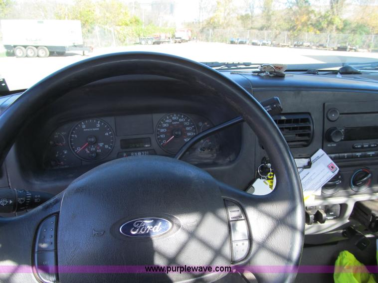image for item F5535 2006 Ford F350 XL service truck