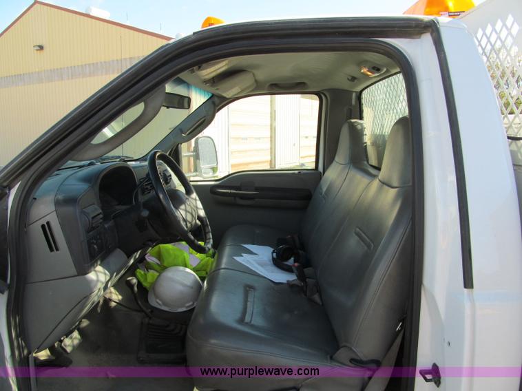 image for item F5535 2006 Ford F350 XL service truck