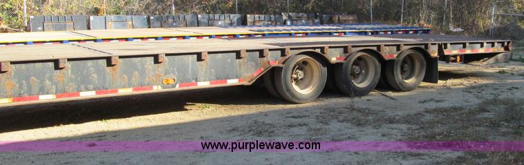 image for item F5536 2006 Ledwell Hydra-Tail triple axle trailer