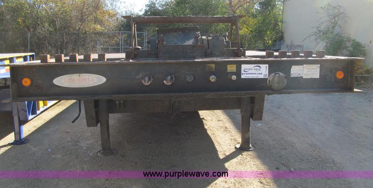 image for item F5536 2006 Ledwell Hydra-Tail triple axle trailer