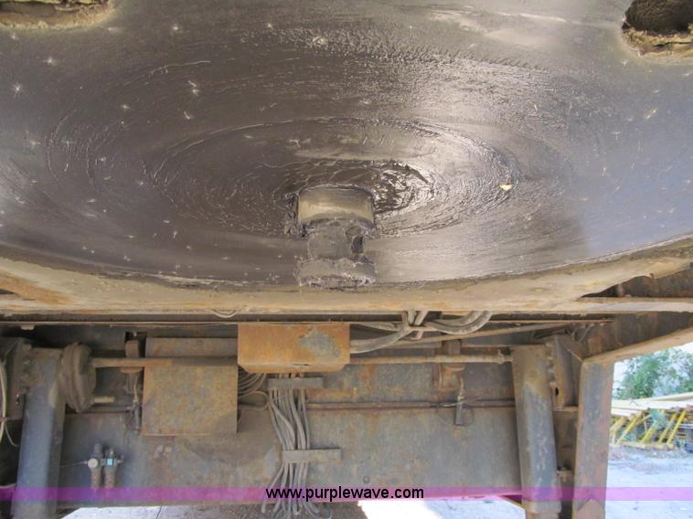 image for item F5536 2006 Ledwell Hydra-Tail triple axle trailer