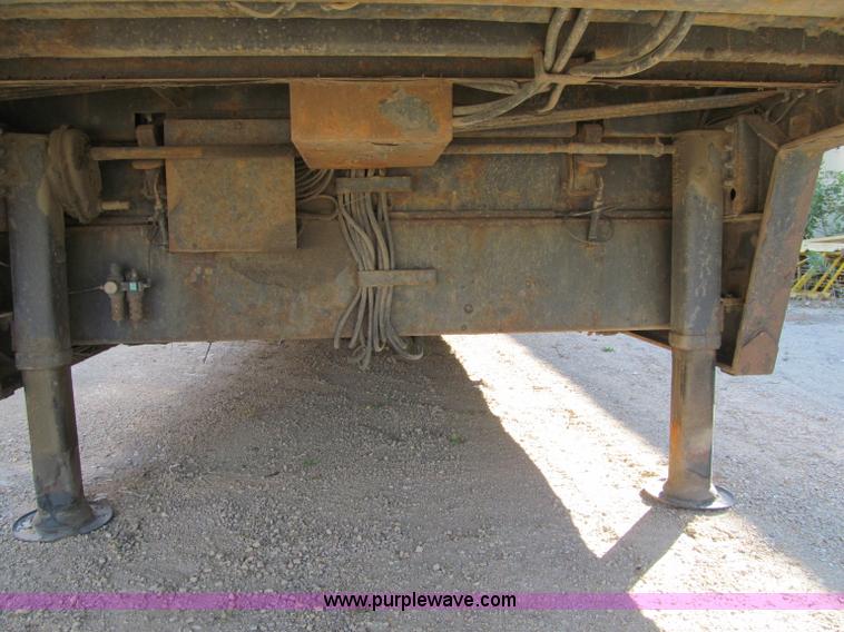 image for item F5536 2006 Ledwell Hydra-Tail triple axle trailer