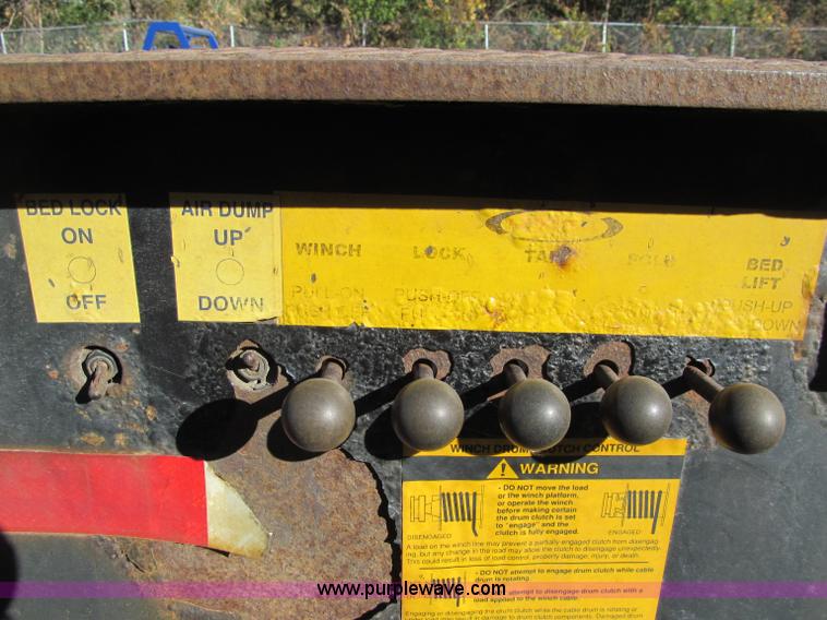 image for item F5536 2006 Ledwell Hydra-Tail triple axle trailer