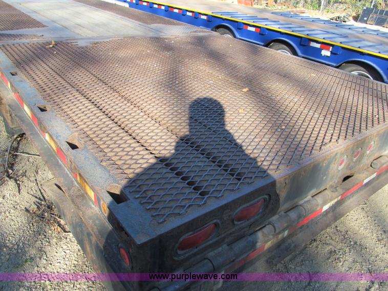 image for item F5536 2006 Ledwell Hydra-Tail triple axle trailer
