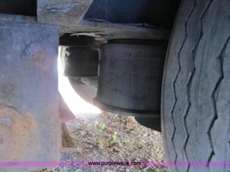 image for item F5536 2006 Ledwell Hydra-Tail triple axle trailer