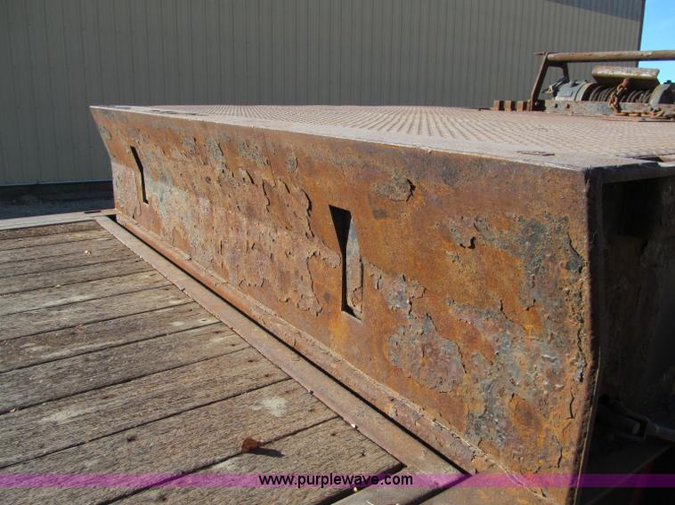 image for item F5536 2006 Ledwell Hydra-Tail triple axle trailer