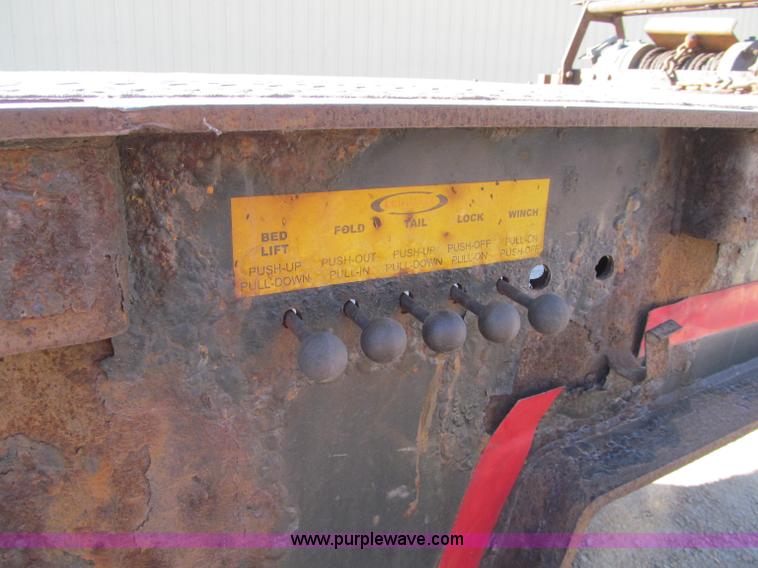 image for item F5536 2006 Ledwell Hydra-Tail triple axle trailer