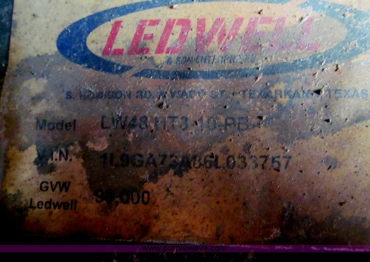 image for item F5536 2006 Ledwell Hydra-Tail triple axle trailer