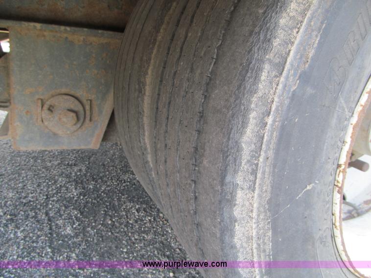 image for item F5537 2005 Trail-Eze TE701 48' slide axle trailer