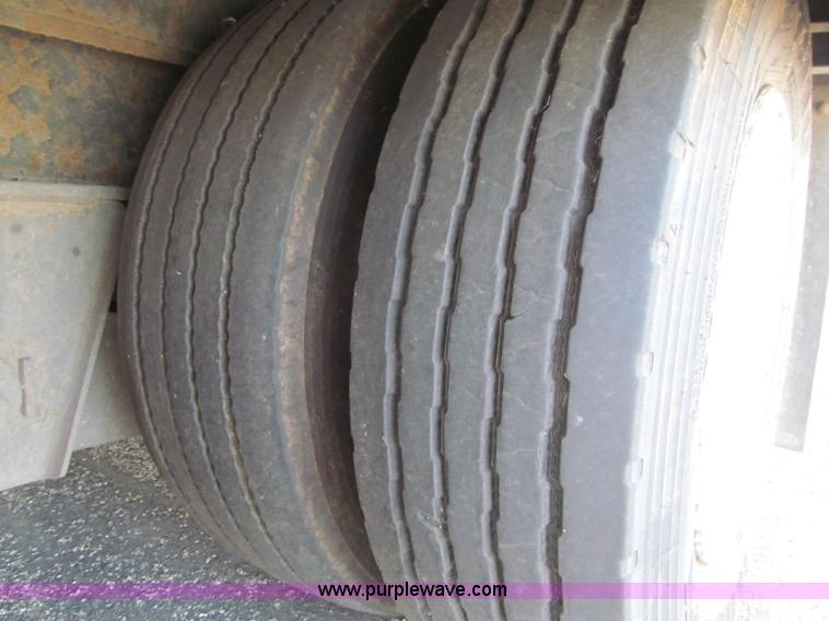 image for item F5537 2005 Trail-Eze TE701 48' slide axle trailer