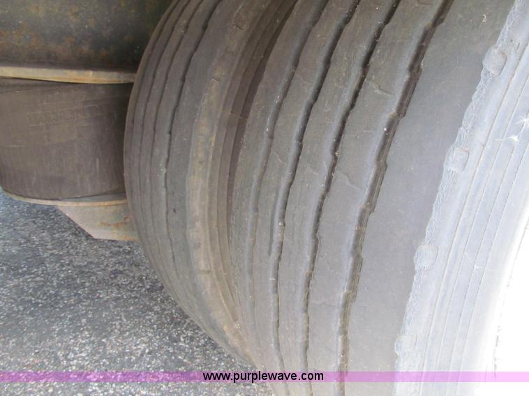 image for item F5537 2005 Trail-Eze TE701 48' slide axle trailer