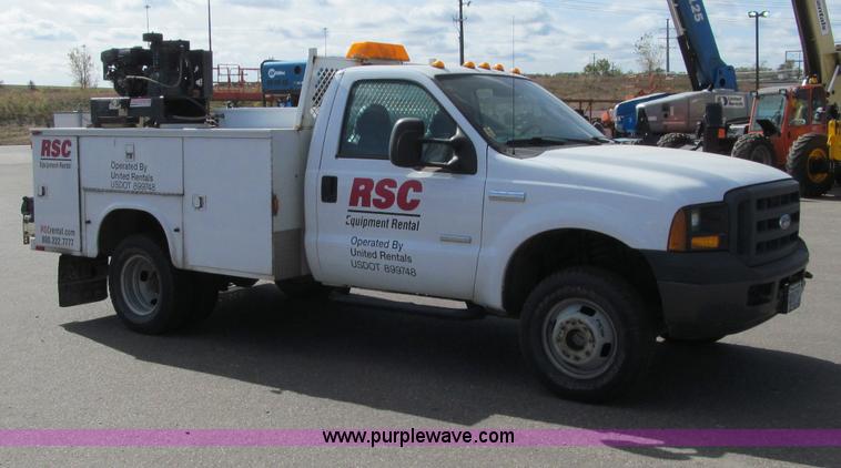 image for item F5538 2006 Ford F350 XL service truck