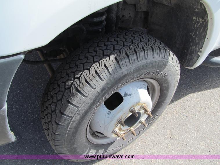 image for item F5538 2006 Ford F350 XL service truck