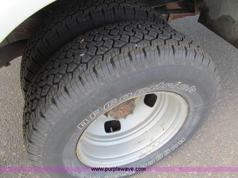 image for item F5538 2006 Ford F350 XL service truck