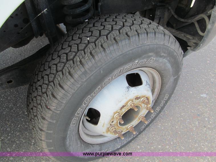 image for item F5538 2006 Ford F350 XL service truck